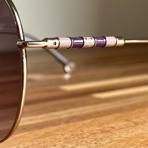 NWT Carolina Herrera Aviator Sunglasses with case - Picture 6 of 8